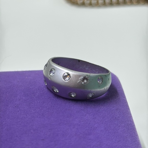 💛 925 Silver Plated Brushed Crystal Dome Ring - Picture 1 of 2